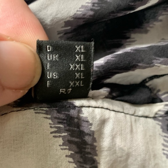 •100% Silk• Zebra Stripe Tuxedo Ruffle Top  { Esprit } - Picture 6 of 8